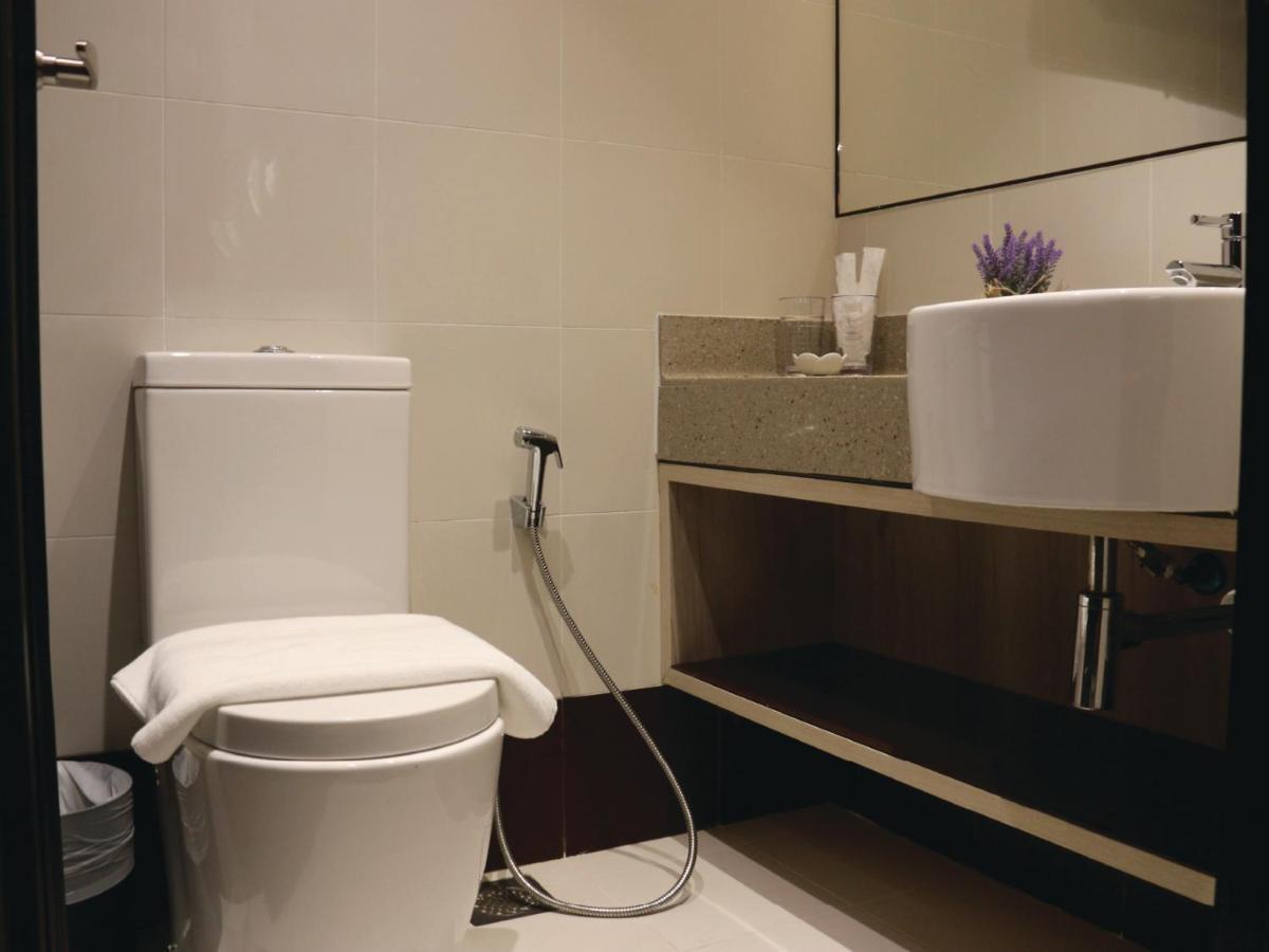 Aqueen Prestige Hotel Lavender Singapore Exterior photo