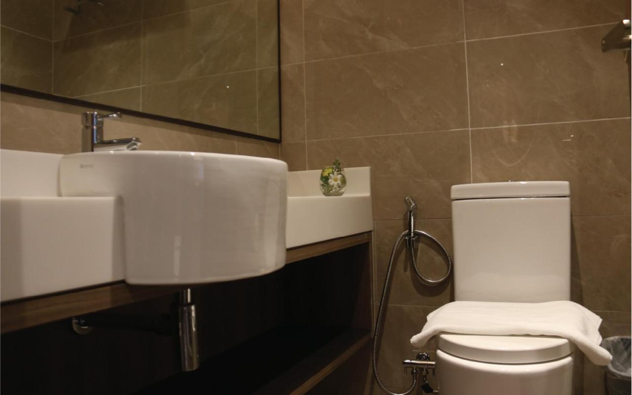 Aqueen Prestige Hotel Lavender Singapore Exterior photo